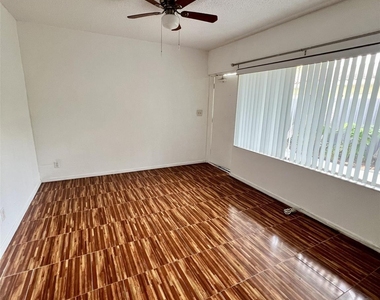 2918 N Ocean Blvd - Photo Thumbnail 1