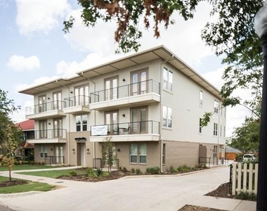 908 N Bishop Avenue - Photo Thumbnail 8