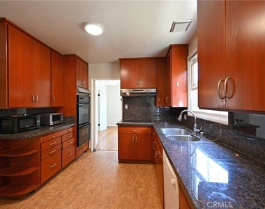 11063 Ohio Avenue - Photo Thumbnail 25
