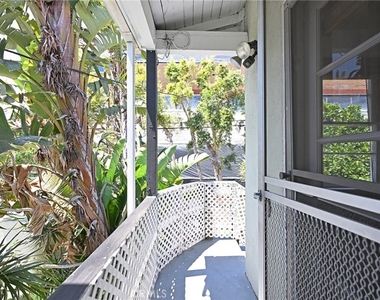 11063 Ohio Avenue - Photo Thumbnail 6
