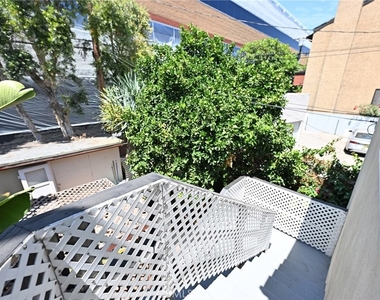 11063 Ohio Avenue - Photo Thumbnail 7