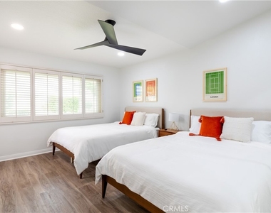 216 Desert Falls Drive East - Photo Thumbnail 26