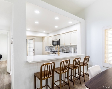 216 Desert Falls Drive East - Photo Thumbnail 9