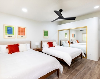 216 Desert Falls Drive East - Photo Thumbnail 28