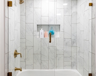 216 Desert Falls Drive East - Photo Thumbnail 20