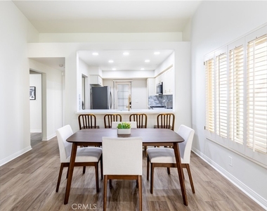 216 Desert Falls Drive East - Photo Thumbnail 5