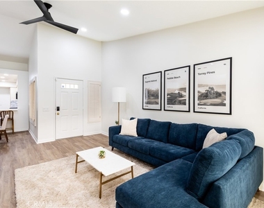216 Desert Falls Drive East - Photo Thumbnail 3