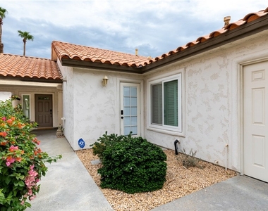 216 Desert Falls Drive East - Photo Thumbnail 37
