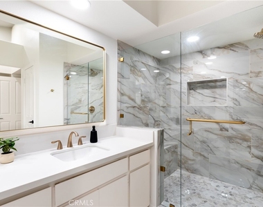 216 Desert Falls Drive East - Photo Thumbnail 23