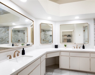 216 Desert Falls Drive East - Photo Thumbnail 22