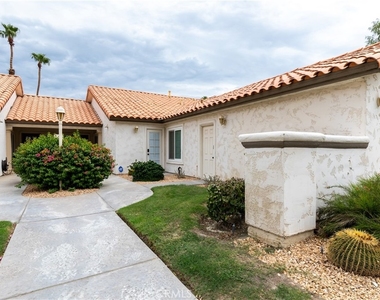 216 Desert Falls Drive East - Photo Thumbnail 36