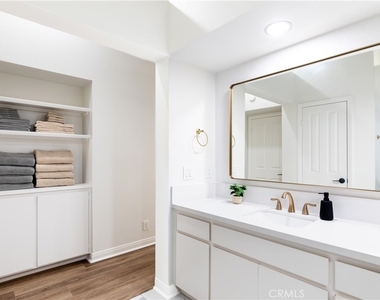 216 Desert Falls Drive East - Photo Thumbnail 21
