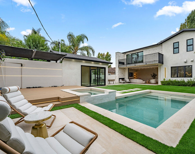 4740 Sunnyslope Avenue - Photo Thumbnail 44