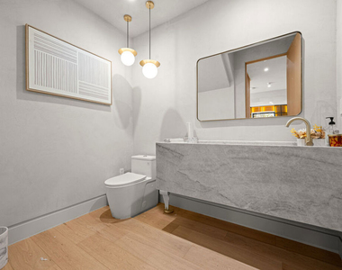 4740 Sunnyslope Avenue - Photo Thumbnail 25