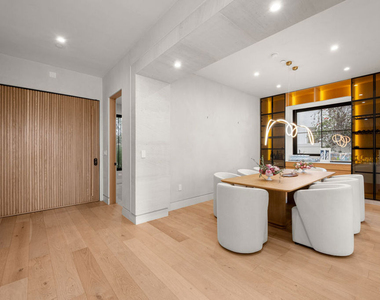4740 Sunnyslope Avenue - Photo Thumbnail 13
