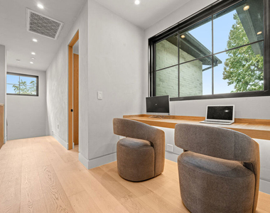 4740 Sunnyslope Avenue - Photo Thumbnail 27