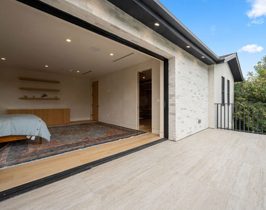 4740 Sunnyslope Avenue - Photo Thumbnail 34
