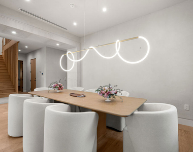 4740 Sunnyslope Avenue - Photo Thumbnail 9