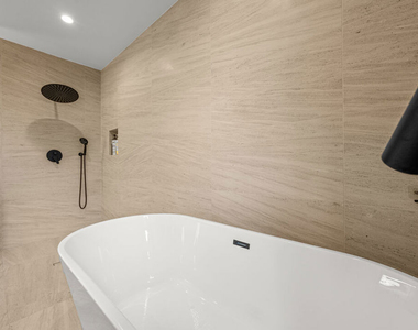 4740 Sunnyslope Avenue - Photo Thumbnail 40