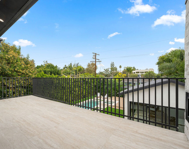 4740 Sunnyslope Avenue - Photo Thumbnail 33