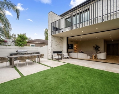 4740 Sunnyslope Avenue - Photo Thumbnail 45