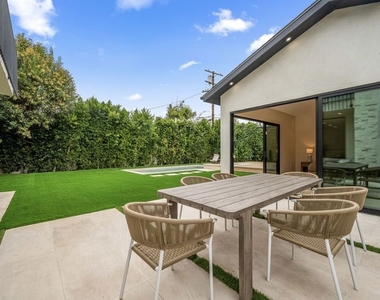 4740 Sunnyslope Avenue - Photo Thumbnail 48