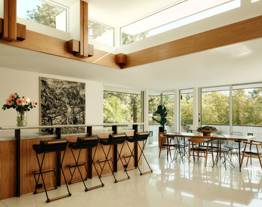 1061 Loma Vista Drive - Photo Thumbnail 7