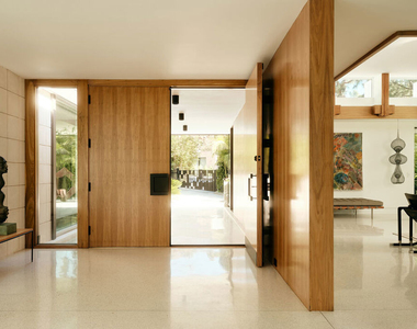 1061 Loma Vista Drive - Photo Thumbnail 5
