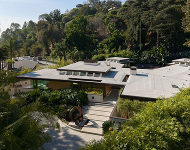 1061 Loma Vista Drive - Photo Thumbnail 1