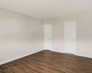 1342 Harvard Street - Photo Thumbnail 14