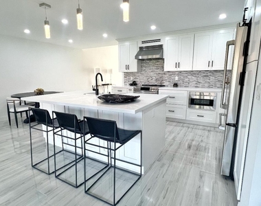 218 Old Meadow Way - Photo Thumbnail 10