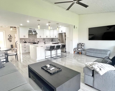 218 Old Meadow Way - Photo Thumbnail 13
