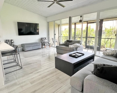 218 Old Meadow Way - Photo Thumbnail 12
