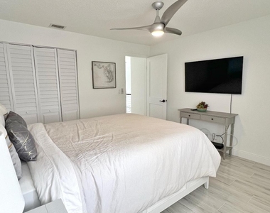 218 Old Meadow Way - Photo Thumbnail 15