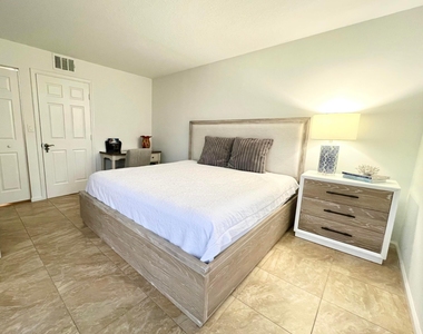 9500 S Ocean Drive - Photo Thumbnail 16