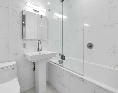121 Madison Avenue - Photo Thumbnail 5