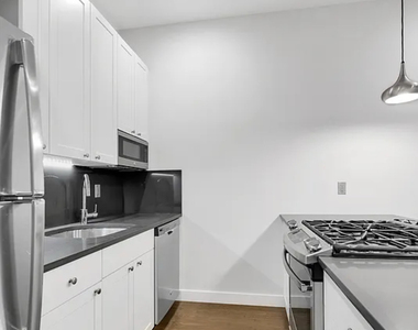 121 Madison Avenue - Photo Thumbnail 1