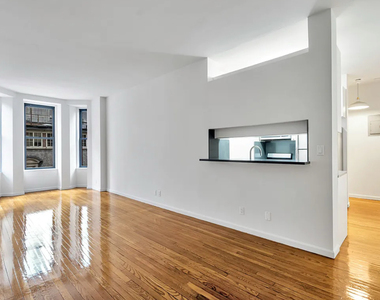 121 Madison Avenue - Photo Thumbnail 1