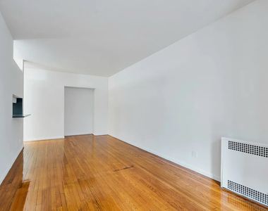 121 Madison Avenue - Photo Thumbnail 2