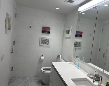 West 21st Street - Photo Thumbnail 7