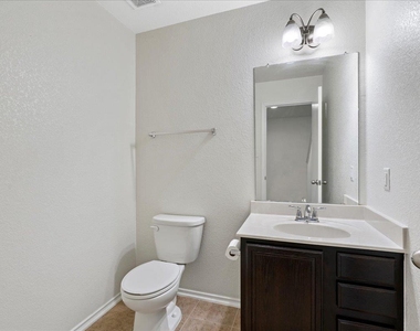 142 Rummel Drive Dr - Photo Thumbnail 8