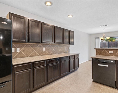 142 Rummel Drive Dr - Photo Thumbnail 3