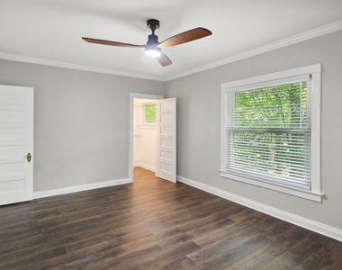2078 Linden Avenue - Photo Thumbnail 5