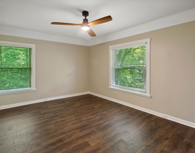 2078 Linden Avenue - Photo Thumbnail 8