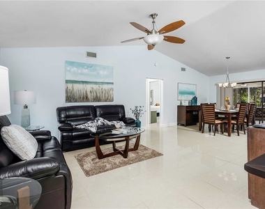 618 Archer Parkway W - Photo Thumbnail 4