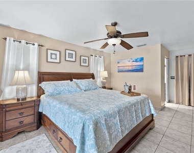 1327 Se 17th Street - Photo Thumbnail 7