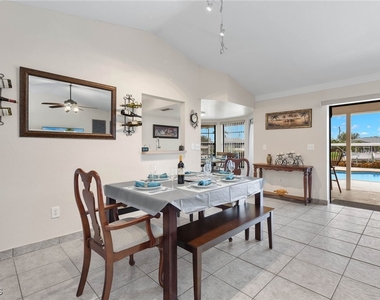 1327 Se 17th Street - Photo Thumbnail 2