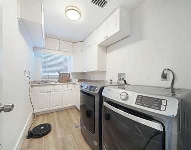 2633 Se 19th Place - Photo Thumbnail 16