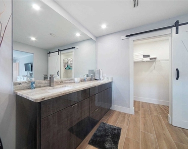 2633 Se 19th Place - Photo Thumbnail 9