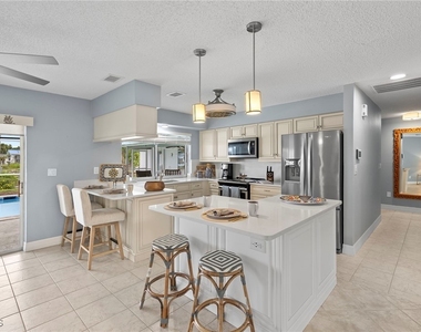 5240 Sw 2nd Place - Photo Thumbnail 11